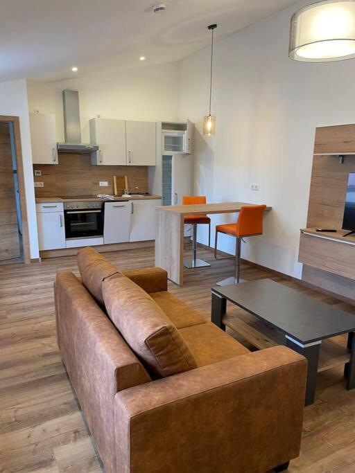 Apartment In Zentraler Lage Mit Privatparkplatz Grafenwohr Exteriör bild